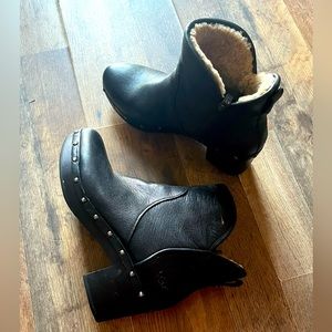 Women’s Ugg black leather zip boots size 10. Shearling lined. Barely worn.